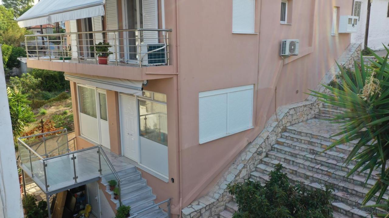 Family Apartment デルヴェニ エクステリア 写真