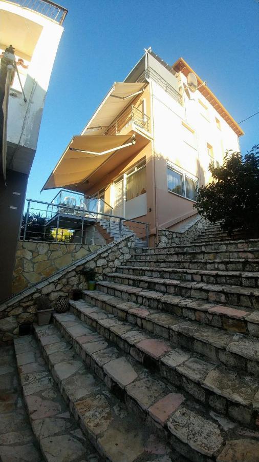 Family Apartment デルヴェニ エクステリア 写真